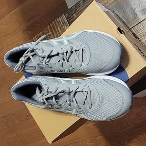 Mens ASICS tennis shoes